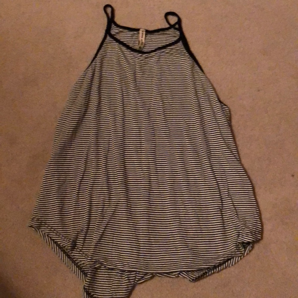 Black and white flowy top